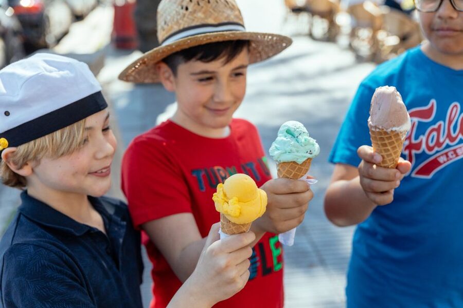 Dubrovnik: Private Family Friendly City Tour with Guide - Starting at Babić Bakery, then getting your bearings fast