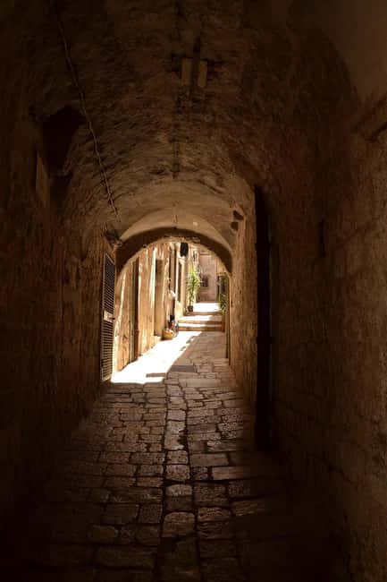 Dubrovnik: Private Game of Thrones Tour: Inside Look - West Harbour photo stop: get your bearings, then go for the views