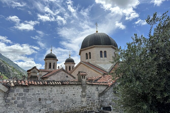 Dubrovnik: Private Tour to Montenegro - Kotor & Perast - Stop 1 in the Bay: Perast’s Car-Free Old Town Mood