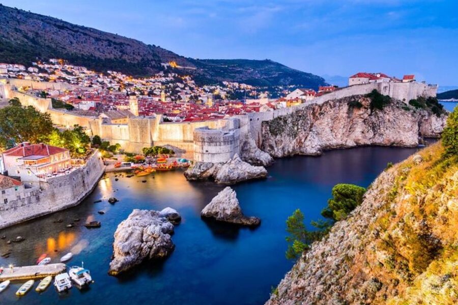 Dubrovnik : Private Walking Tour With A Guide (Private Tour) - What makes the guides here work, from stories to a laugh