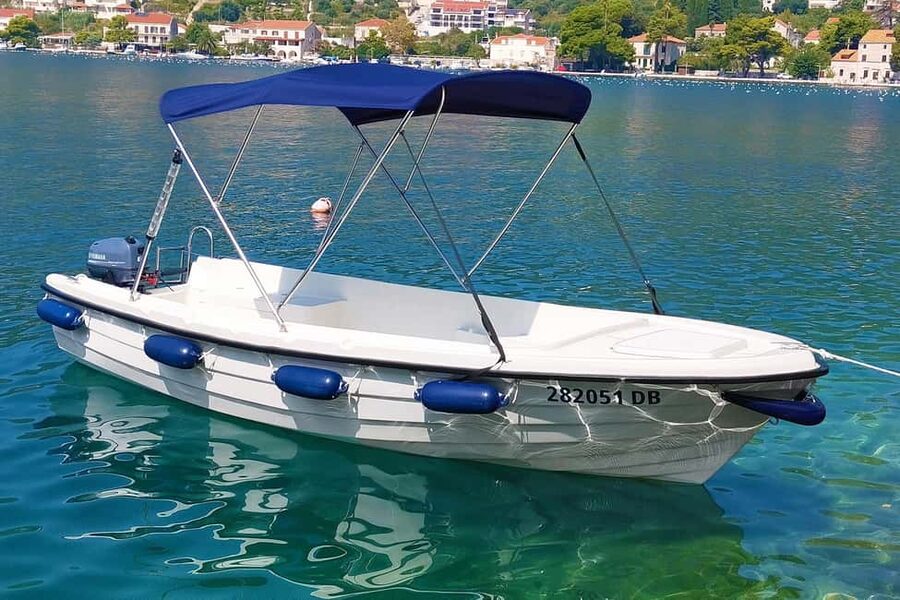 Dubrovnik: Rent a fun and easy to use boat without license - Why this no-license boat day works so well