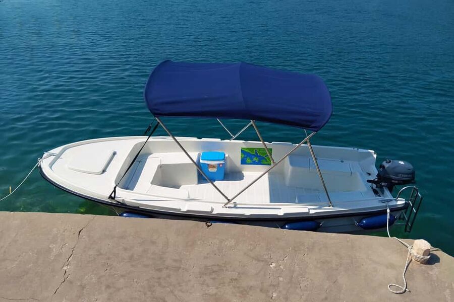 Dubrovnik: Rent a fun and easy to use boat without license - The Quick Helm Training: Simple Controls and Real Confidence