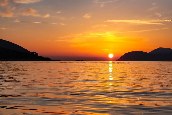 Dubrovnik Romantic Sunset Boat Tour - Why a Grebeni Lighthouse sunset cruise feels like a smart Dubrovnik plan