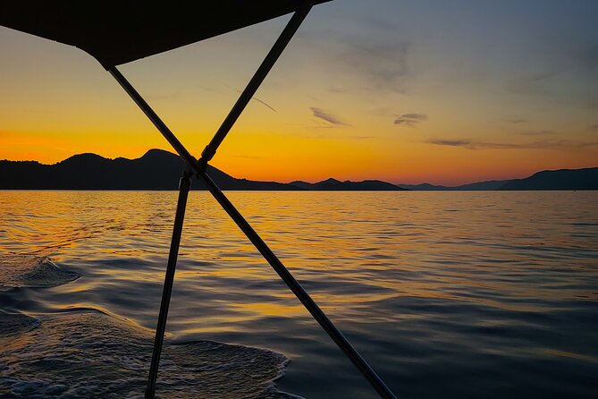 Dubrovnik Romantic Sunset Boat Tour - Elaphite Islands spotting and why it matters for photos