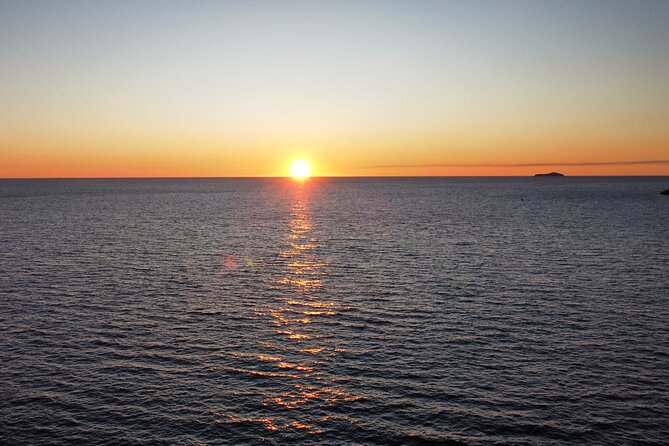 Dubrovnik Romantic Sunset Boat Tour - What’s included on board, and how it affects real value