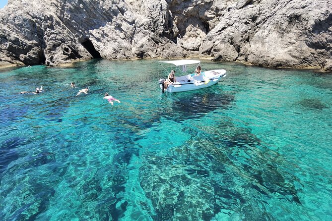 Dubrovnik Self-Drive Boat Rental for up to 6 People - Boat Comfort: Sunshade, Fridge, and Snorkel Kit That Works