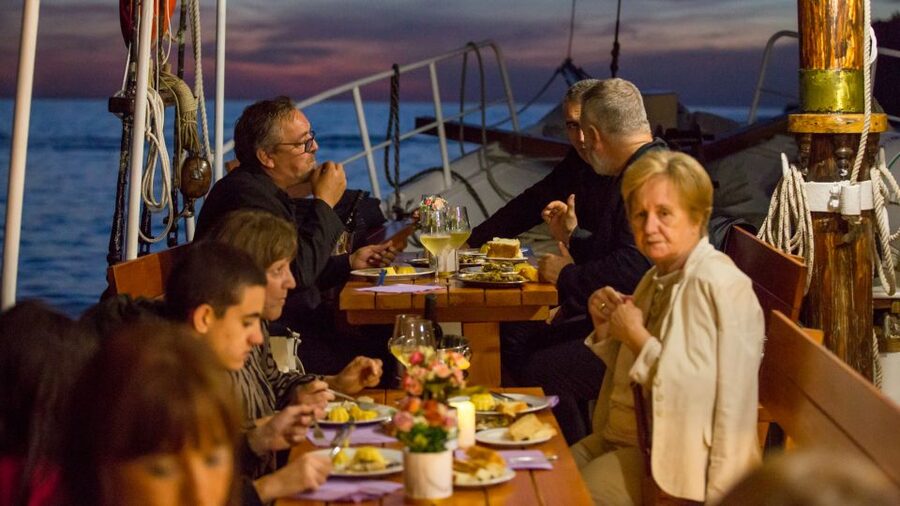 Dubrovnik: Sunset Dinner Cruise around the Old Town - Drinks, Liqueurs, and the Pace of a Real Dinner at Sea