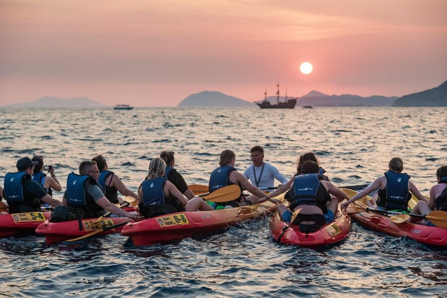 Dubrovnik: Sunset Kayaking and Snorkeling Tour - Gear and Fitness: What You Need to Bring (and What You Should Not)