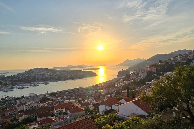 Dubrovnik Sunset Tour with Scenic Views and Local Wine - Stop 5: the sunset moment over the Elaphiti Islands