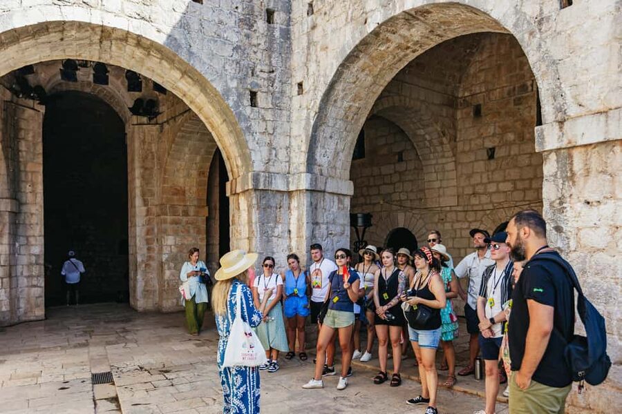 Dubrovnik: The Original Game of Thrones Tour & Lokrum Option - Orlando’s Column and the moment your photos start making sense