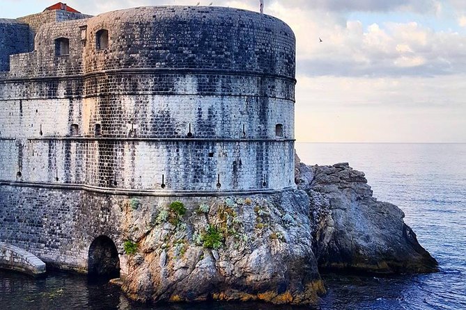 Dubrovnik walking history tour - Getting Oriented at Pile Gate and the Old Town Flow