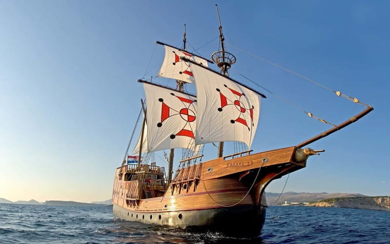 Dubrovnik walking tour and cruise on Karaka ship - The Gruž departure: what happens before you sail