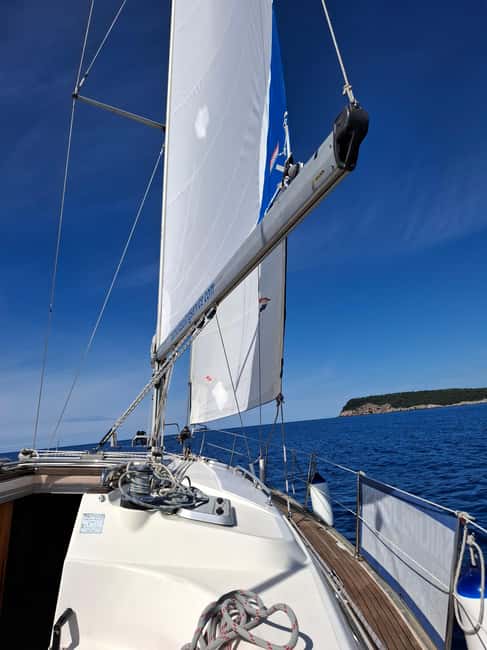 Dubrovnik yacht cruise-Elafity islands & Blue cave - Stop 2: Elaphiti Islands sailing hour