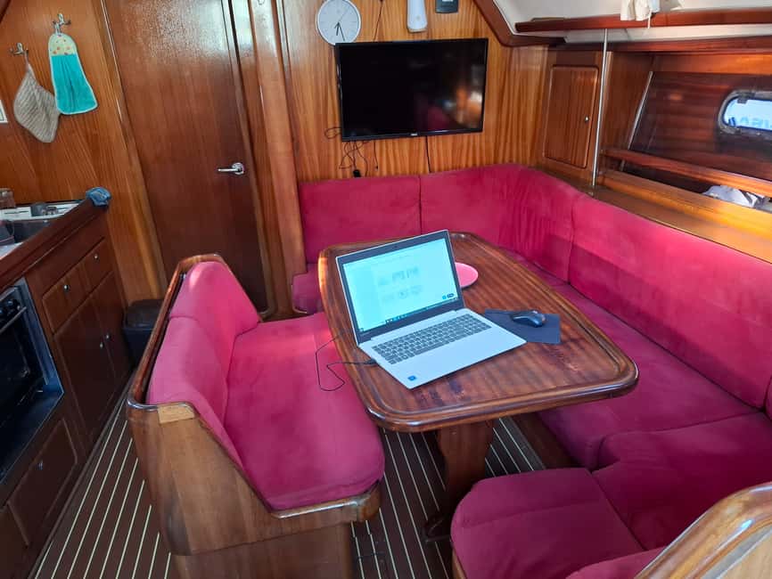 Dubrovnik yacht cruise-Elafity islands & Blue cave - Stop 5: Sunj Beach break, photos, swim, snorkel