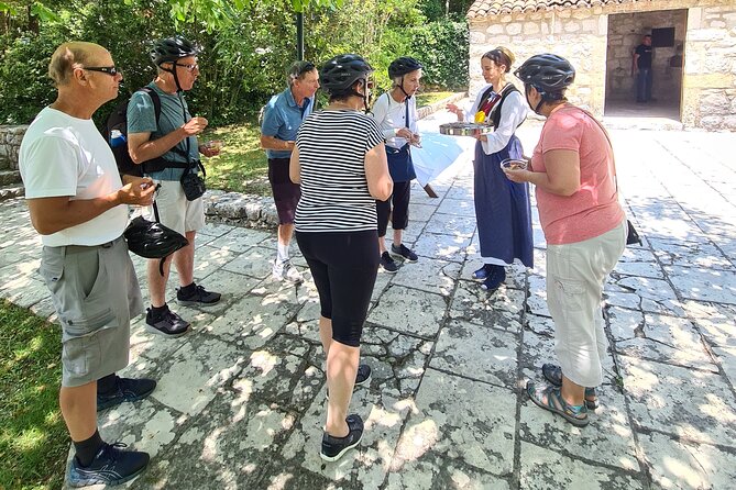 E-Bike Tour + Gourmet Lunch + Wine Tasting (Small Group) - Stop 2 in Pridvorje: a 30-minute pause at a Franciscan Monastery