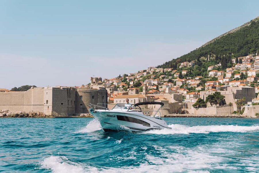 Elaphite Islands: Private boat tour (Cap Camarat 7.5wa) - First cruise stop: Grebeni and getting oriented fast