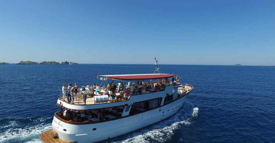 Elaphiti Islands: Full-Day 3-Island Tour with Lunch - Šipan: a larger island with stone villas and historic village structure
