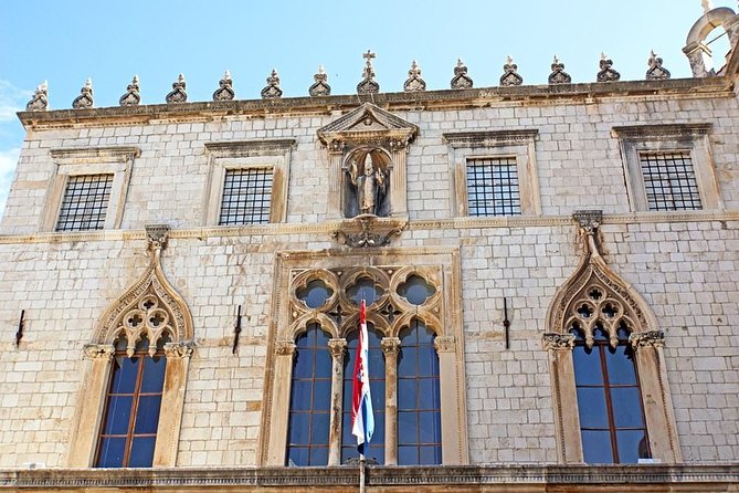 Explore Dubrovnik by Cable Car (ticket included) - Guide factor: what makes the walk feel smooth, not scripted