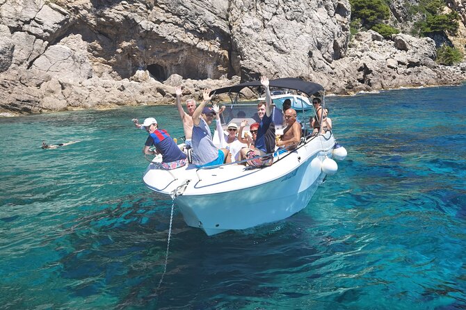 Explore Elaphiti Islands in this unique tour at your own pace for 4 or 8 hours - Why a private Elaphiti Islands boat beats a rigid day tour