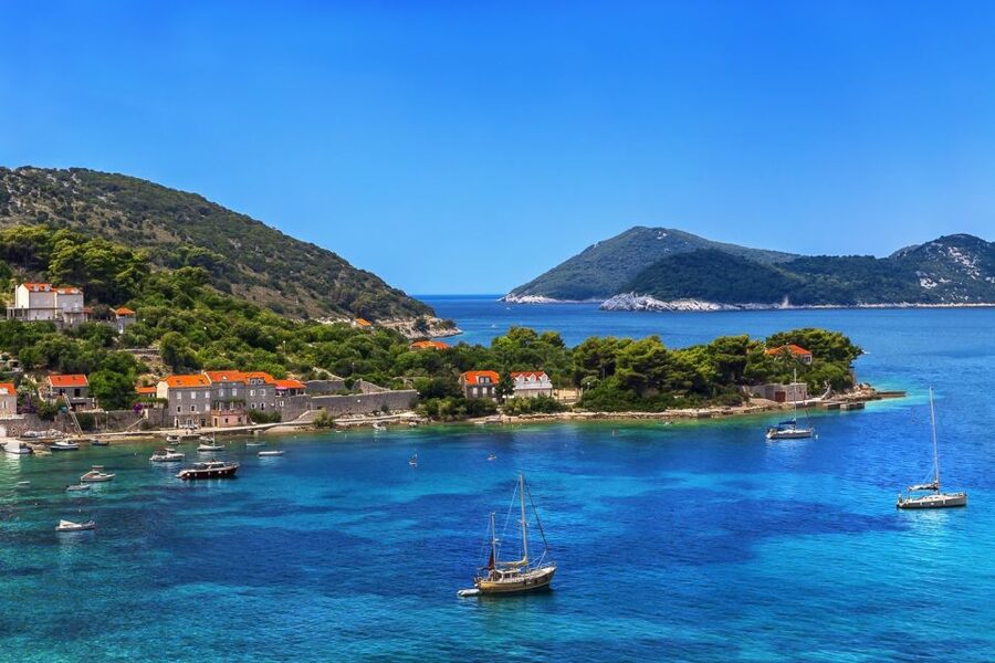 From Dubrovnik: Elaphite Islands Day Trip with Lunch - Weather reality: you still get a good day even if it starts gray