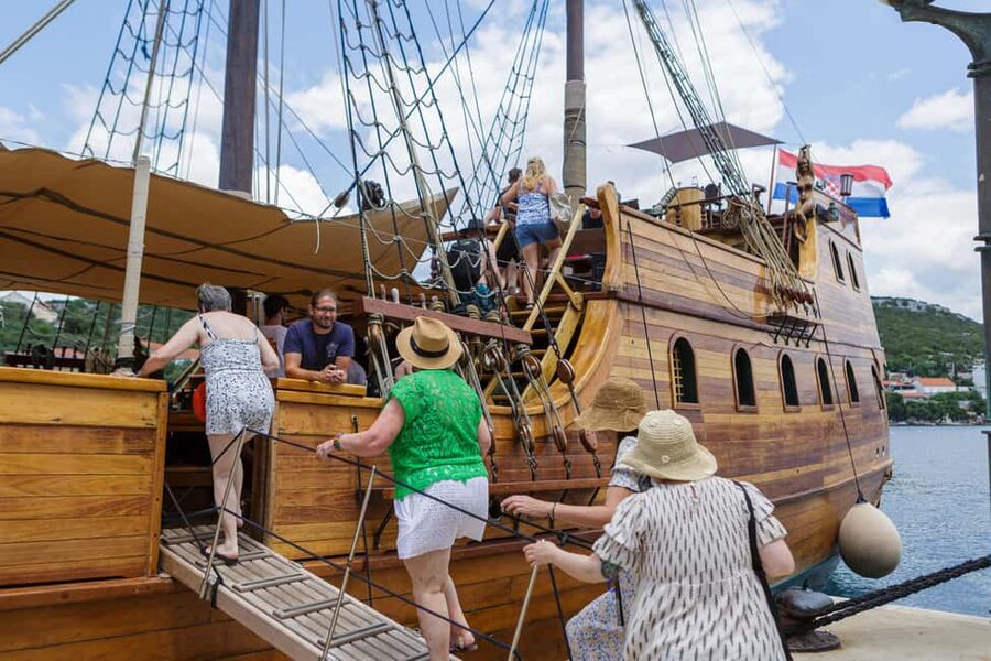 From Dubrovnik: Elaphiti Islands Galleon Cruise with Lunch - Practical Comfort Details That Matter More Than You Think