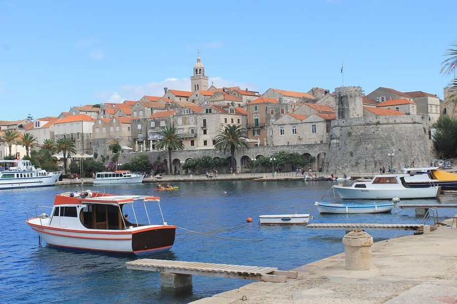 From Dubrovnik: Korcula Island Tour with Wine Tasting - Languages and Who This Tour Fits Best