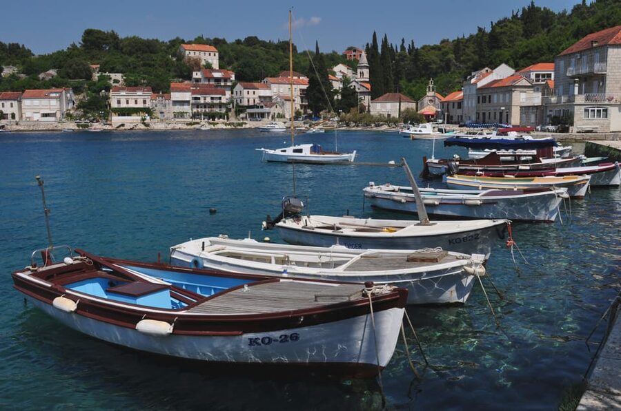 From Dubrovnik: Korcula Island Tour with Wine Tasting - Ston Coffee Stop and City Walls: A Worthwhile Stretch