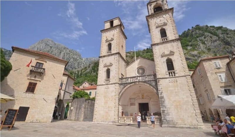From Dubrovnik: Montenegro Day Trip with Cruise in Kotor Bay - Comfort, communication, and group reality