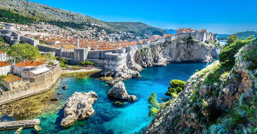 From Split & Trogir: Dubrovnik Guided Day Tour - Meeting Your Guide and Getting Your Bearings in the Old Town