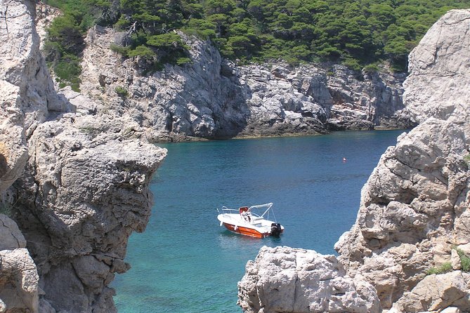 Half-Day Private Elafiti Island Boat Tour - Koločepa Fisherman Port Stop: A Local Summer Feel Before the Caves