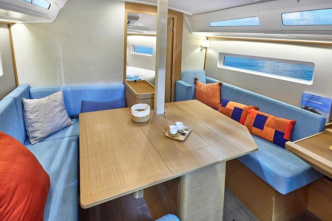 Islands Tour on Luxurious Jeanneau Sun Odyssey - Sunj Beach: fine sea sand and a small-bay reset