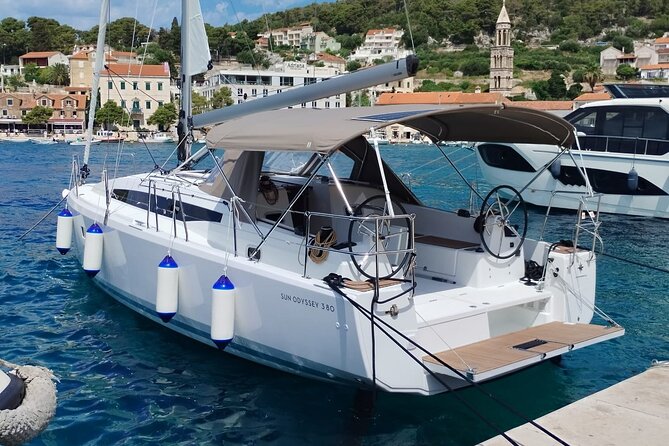 Islands Tour on Luxurious Jeanneau Sun Odyssey - Sipan Island: secluded bays and a 15th-century castle in the middle