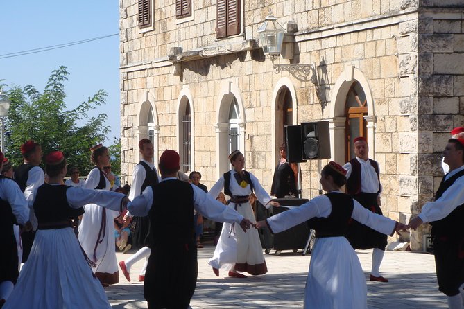 Korcula Private Tour from Dubrovnik - Ston Stop for Walls and Salt: The “Two Big Reasons” Moment
