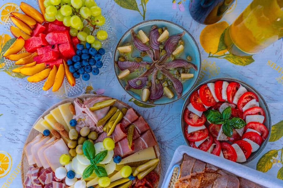 Korčula: Sail Away - tour with traditional craftmanship boat - Snacks, drinks, and what “refreshments” means on this boat