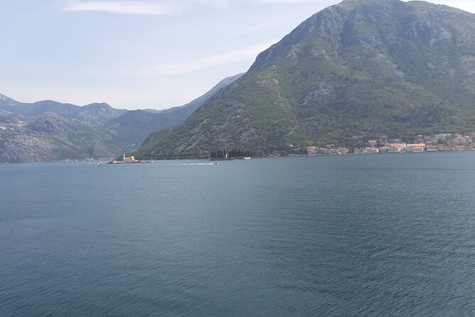 Laizy Wednesdays Tour to Montenegro - The early 6:45 am start and the border-day reality