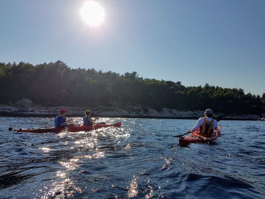 Lumbarda - Sunset Kayak Tour with a Picnic - Wine and Sweets - Guide quality: why Boris and Andrej elevate the whole route