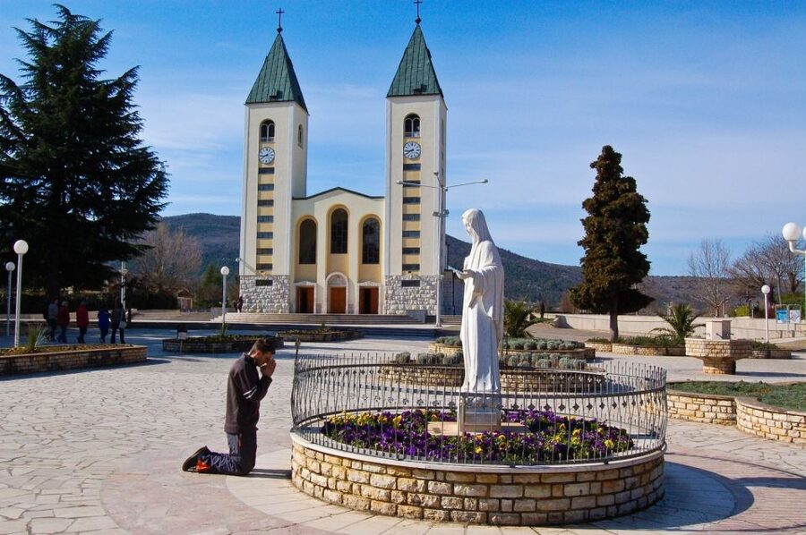 Međugorje and Apparation Hill Private Tour From Dubrovnik - Apparition Hill: The 1981 Story and What to Notice