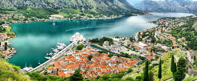 Montenegro Bay Cruise with Lunch on the Boat day trip - A very early start from Dubrovnik, with border time you cannot skip