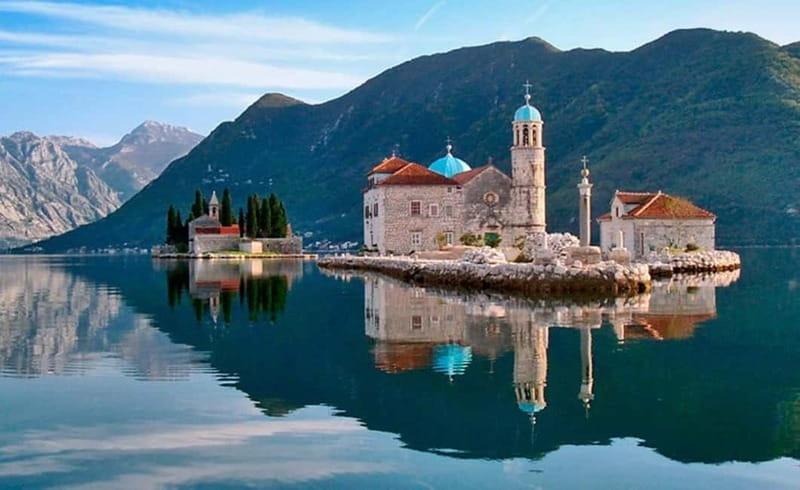 Montenegro Day Trip & Kotor Bay Short Boat Cruise - Early pickup and the border reality between Croatia and Montenegro