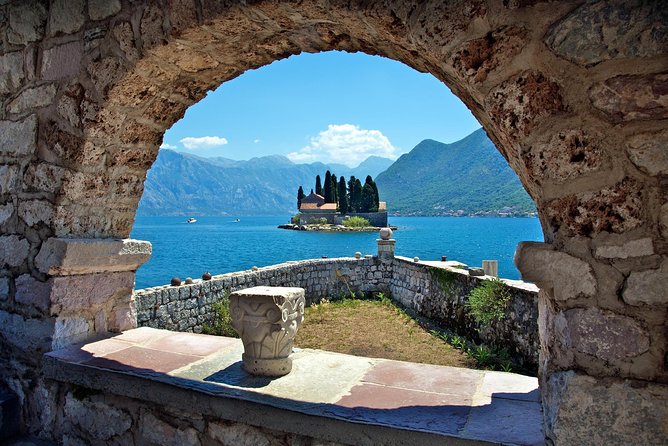 Montenegro Full Day Private trip from Dubrovnik - Kotor Old Town: the 2-hour core stop