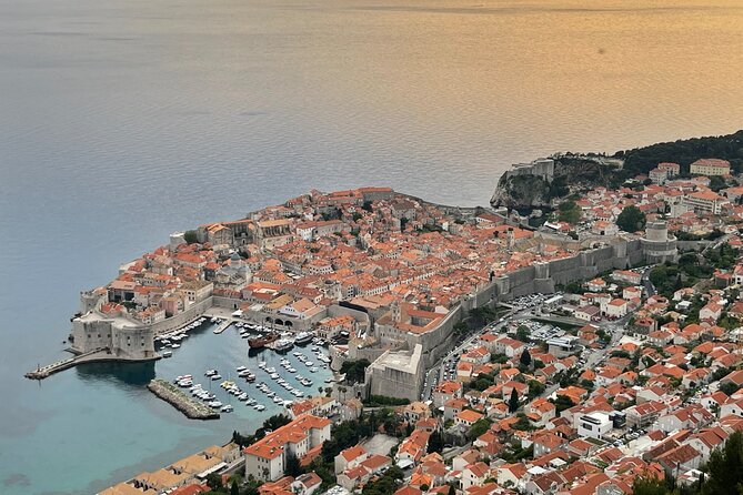 OLD CAR DUBROVNIK private sightseeing tour - Spomenik Domovinski rat: a quick stop with strong emotional weight