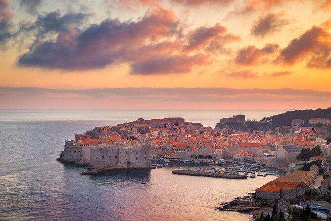 Panorama of the old town ( sunset, game of thrones locations) - A 6:30 pm sunset cruise built around Dubrovnik’s walls