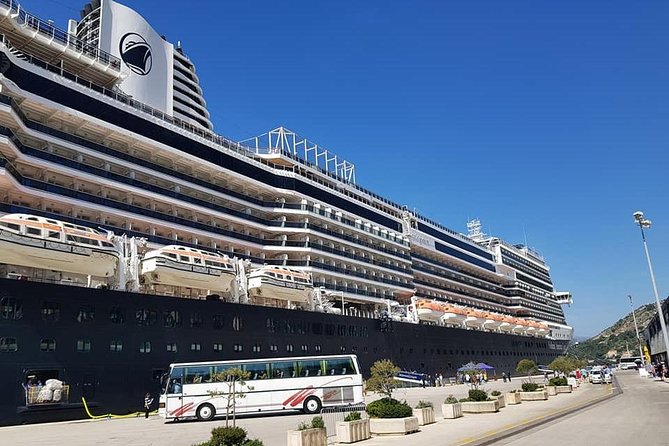 Peljesac Wine & Ston Oysters PRIVATE HALF DAY SHORE TOUR - Stop 2, Ponikve (Pelješac): Meet the Owner and Taste 5 Wines and Liqueurs