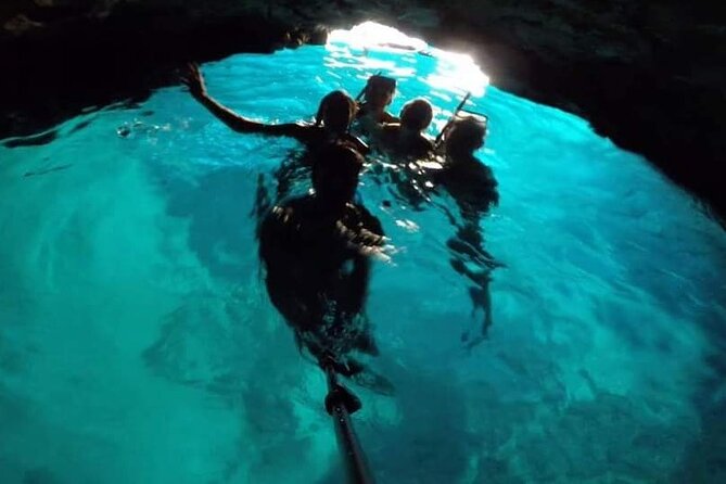 Private boat tour - caves, snorkeling, bays and beaches - Boat comfort, the bathroom question, and how crowded it can feel