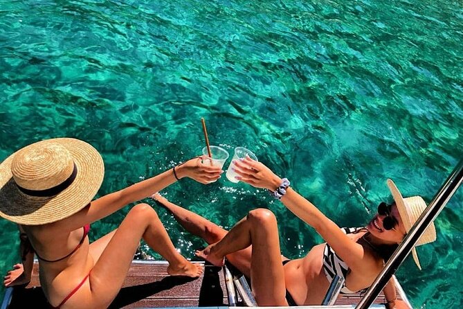 Private boat tour - caves, snorkeling, bays and beaches - Meeting in Dubrovnik, getting on the water, and timing the Gruž drive