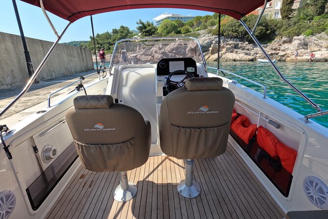 Private luxury speedboat tour-Islands, caves, beaches, snorkeling - Lokrum Island on request: why it can be a tradeoff
