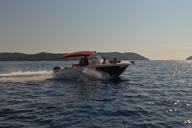 Private luxury speedboat tour-Islands, caves, beaches, snorkeling - Šipan: a simple lunch break that keeps the day flowing