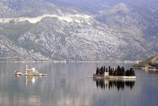 Private tour Montenegro - Perast and the two islets: water-level views near the bay