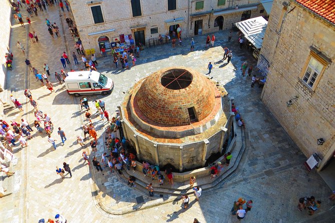 Private Walking Tour through the Old Town of Dubrovnik - Stop 1: Luza Square, the Quick Orientation Kickoff