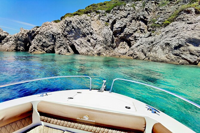 Speedboat Atlantic Marine 750, 4 or 8 hours - The skipper’s role: how Captain Ygor’s style makes the day feel special